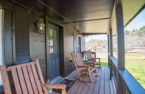 New River Views & Access - Hot Tub, Gazebo, Fire Pit, Next to Riverside Canoeing! - Foto 27