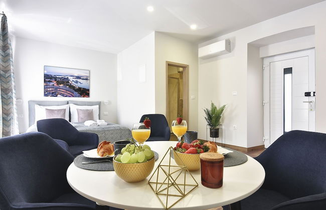 D&A Central Luxury Apartments - Photo 13