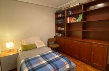 HomeOffice with Church Views - Foto 16