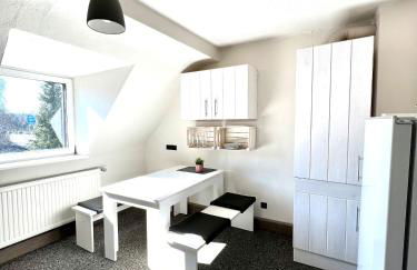 Duisburg FeelHome, Flughafen nah,2-Schlafzimmer, Badewanne, Zentral, WiFi, Top Floor - Foto 9