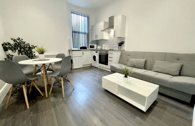 Albert Luxury Hottub and Jacuzzi Apartments - Photo 28