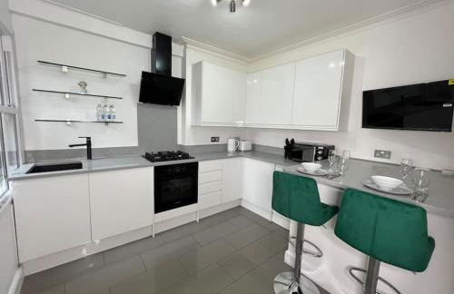 Beautiful 2 Bed Centrally Located Flat Close to 3 Stations - Foto 12