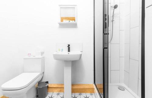 Spacious Loft Style Apartment - Near City Centre - Smart TV- WIFI - Parking - 3NT - Foto 5