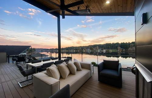 Luxe Port Lookout with waterfront, theater, games - Foto 18