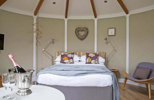 Nether Farm Roundhouses - Henmore Water & Sturston Winds with hot tubs - Bradley Wood no hot tub - Foto 20