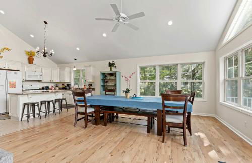 Large Open Floor Home with Fire Pit on the Lake - Foto 4