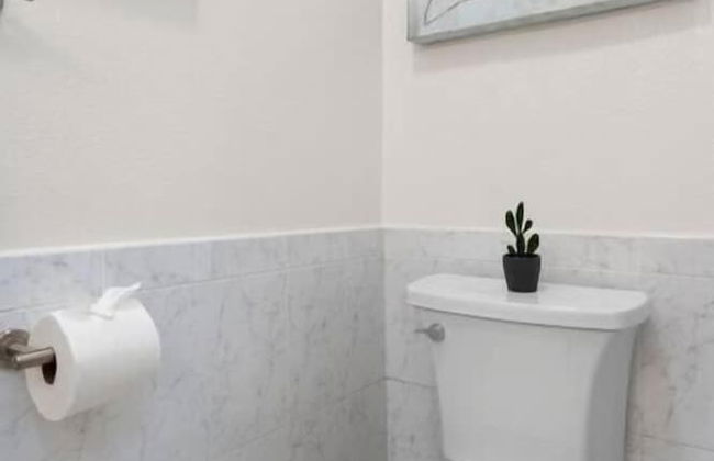 Stunning 2 Bedroom 1 Bath Home near BART - Foto 24