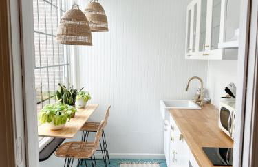 Queen Bed, Luxury Studio with Balcony - Photo 22