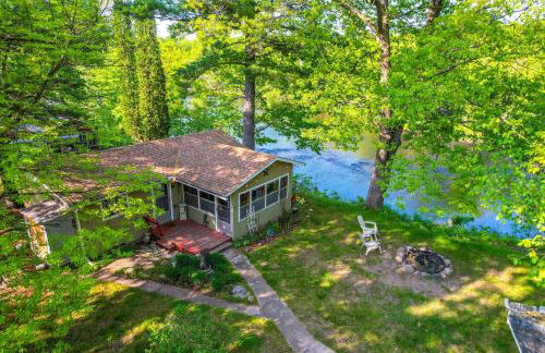 Riverfront Nature Getaway Near Downtown Pine City! - Foto 1