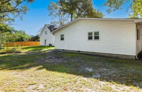 Small-Town Charm and Local Dining Home in Burgaw! - Foto 23