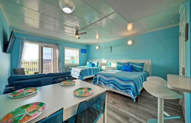 Oceanfront Condo w/ Private Balcony Pool + Tennis Bubbly Blew by Avantstay - Foto 8