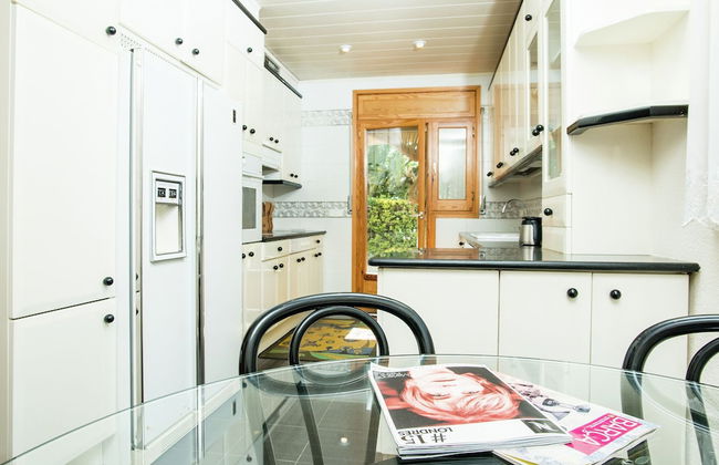 Alluring Holiday Home in Girona With Swimming Pool - Foto 3