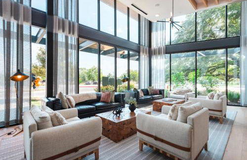 Poolside Luxury 1BR w Private Patio - Photo 41