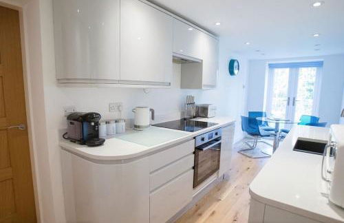 Superb 2 bedroom town apartment, quiet location - Photo 18