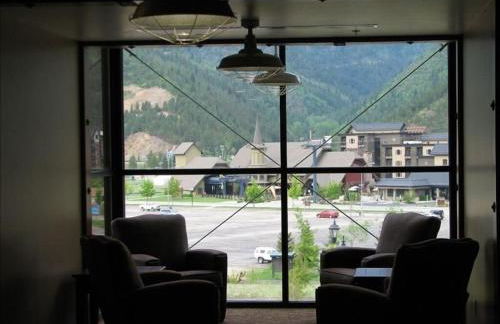Large Studio Condo with Full Kitchen, Ski, Bike, Beautiful Balcony Views Hottub Fireplace - Foto 6