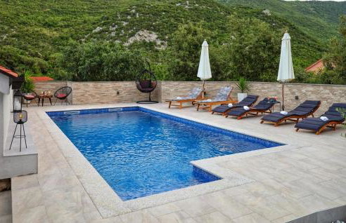 Awesome Home In Vrgorac With Wifi - Foto 1