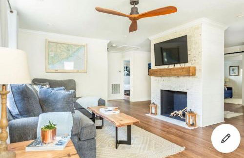 Open and Comfy home near Downtown-Folly Beach - Foto 17