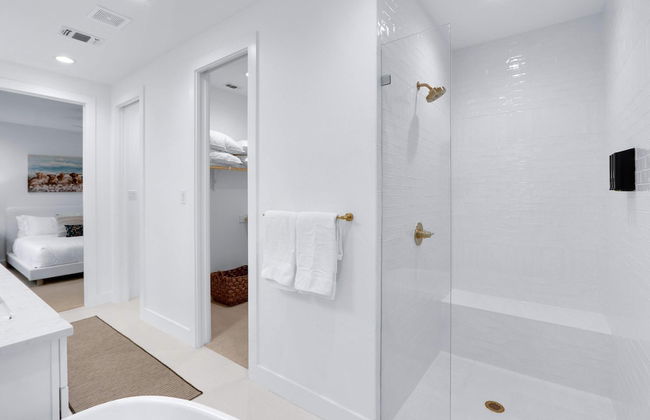 Chic Modern Farm Haus - Minutes to Everything - Foto 19