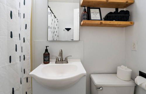 Amazing Escape King Bed BSU Parking Fire Pit - Photo 25