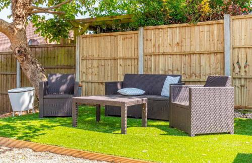 DRIFTWOOD by BOURNECOAST - An Exquisite Chalet Bungalow with a Sauna, BBQ Hut and Garden - HB6339 - Foto 22