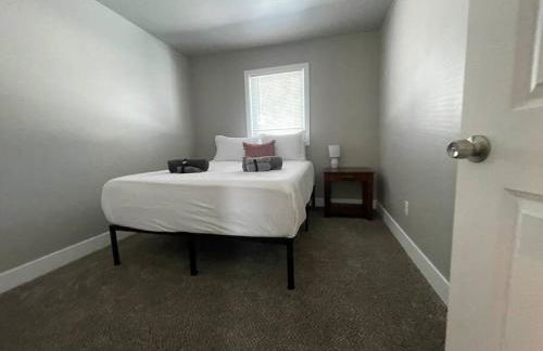 Quaint new renovation perfect for your large group - Foto 12