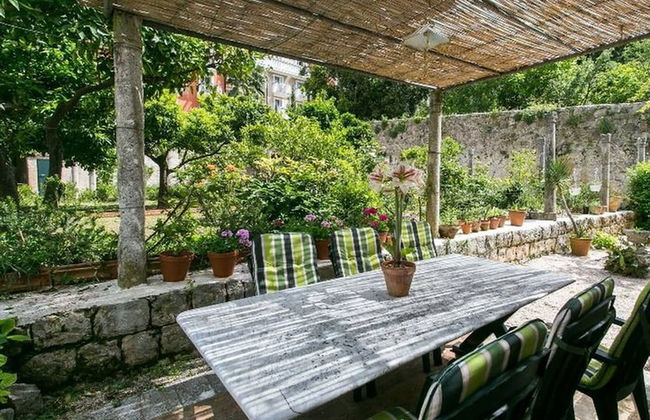 Dvori With Garden, Free Parking Next To Sea - Foto 37