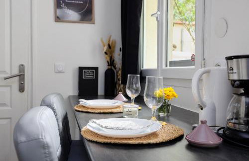 Chic Parisian - 5' RER C Paris - Orly 15 min - Foto 10