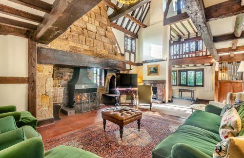 Ridge Hill Manor - Photo 2