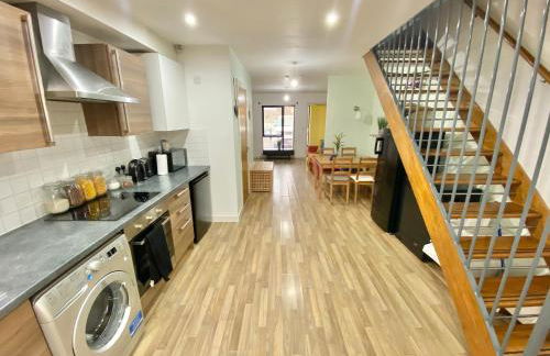 Spacious 5 bed townhouse Manchester, Salford Qauys - Two Bedroom with Parking - Foto 42