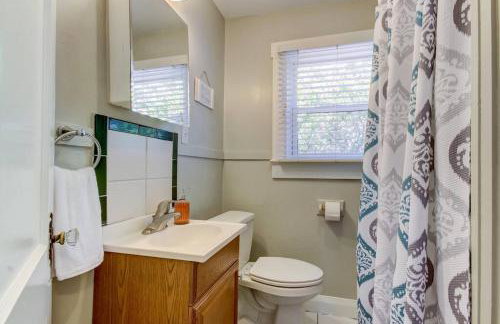 Rare- Downtown 2 bedroom! Family friendly! - Photo 6