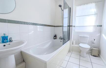 Piazza 2 bed 2 bath APT close to Cardiff Bay and WMC with Private Parking - Foto 13