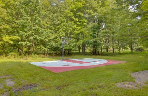 2 Mi to Elk Mountain Poconos Escape on 11 Acres! - Foto 41