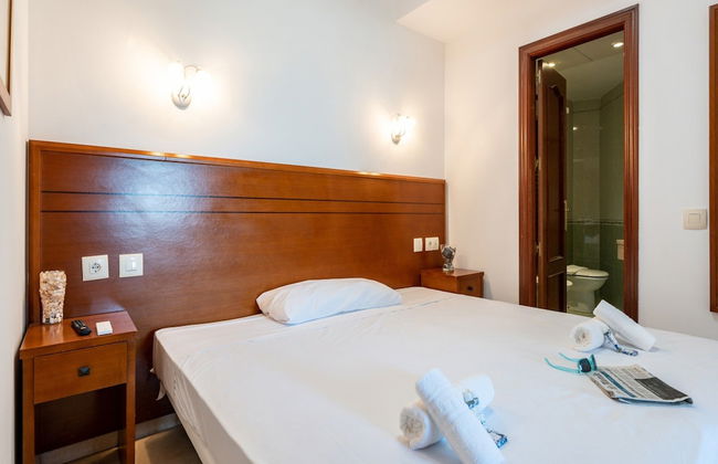 Beachfront Apartment -don Juan Manilva - Photo 2