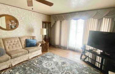 Roomy Midtown Home-Large and Central to Everything - Foto 19