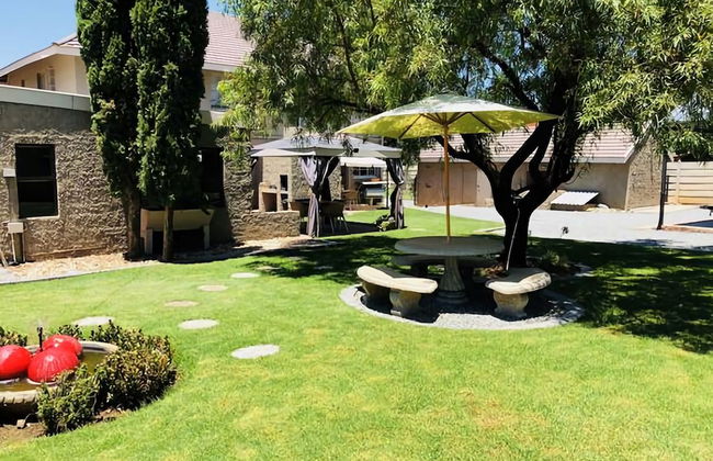 Modern Goldfields Apartments - Photo 1