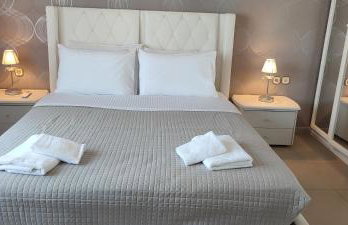 Avenue Luxury Home - Photo 9