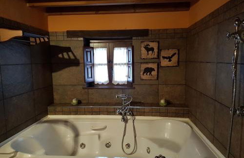 Casas rurales Valle de Bueida, jacuzzi solo en las casas el El Palacio y Viscárcel - Foto 99
