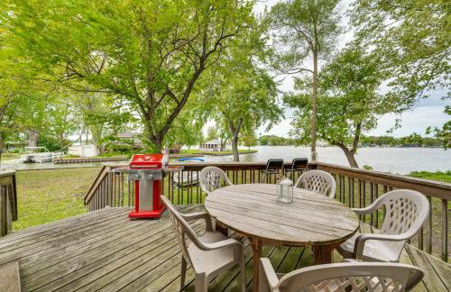 Island Retreat on Pistakee Lake Deck and Gas Grill! - Photo 23