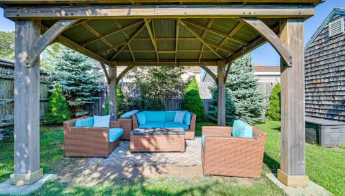 Near Yale and Lighthouse Point Beach Home with Pool! - Foto 2