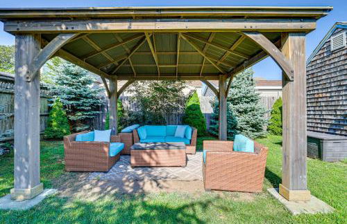 Near Yale and Lighthouse Point Beach Home with Pool! - Foto 2