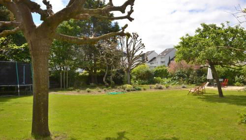 KERJACNINE, à 300 m du port, maison 7 couchages avec grand jardin - Foto 2, Garden view