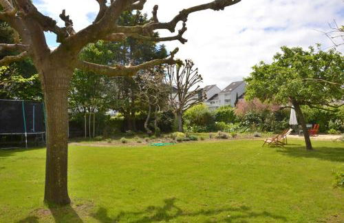 KERJACNINE, à 300 m du port, maison 7 couchages avec grand jardin - Foto 2