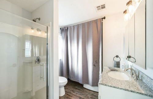 Cozy 3-BR Retreat, Four Blocks to Beach & Boardwalk home - Foto 21