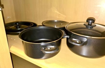 Comfy Entire Apartment with Free Parking in Bury Town - Photo 21