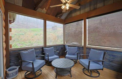 Rustic Modern Cabin with Hot Tub near rafting and Great Smokey Mountains - Foto 16
