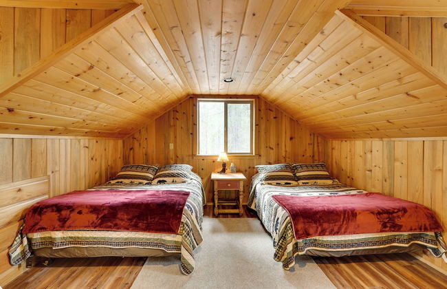 Pet-Friendly House with Deck Near Crater Lake! - Foto 5