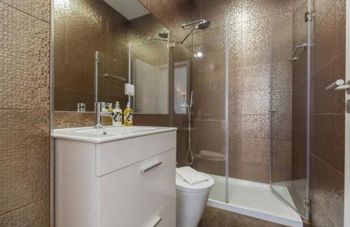 Central Lisbon Flat by Pink St - Photo 48