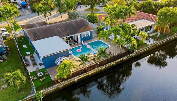 Peaceful 5BR -waterway Views & Private Heated Pool - Foto 2, Profilbild