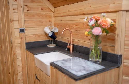 Chestnut Tree House with Hot tub & Sauna - Foto 8