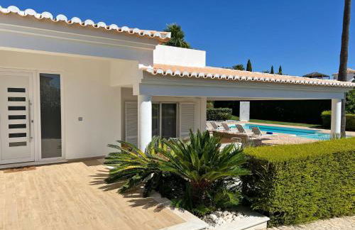 Stunning 4-Bedroom Villa With Pool - Perfect For Families - Foto 7